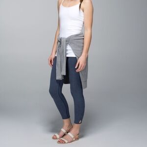 Lululemon Dhanurasana Crop II